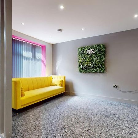 Neat Retreat Graig Pontypridd Villa Exterior photo